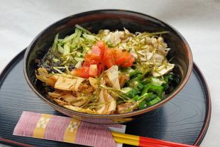 夏限定!冷やしトマト沖縄そば