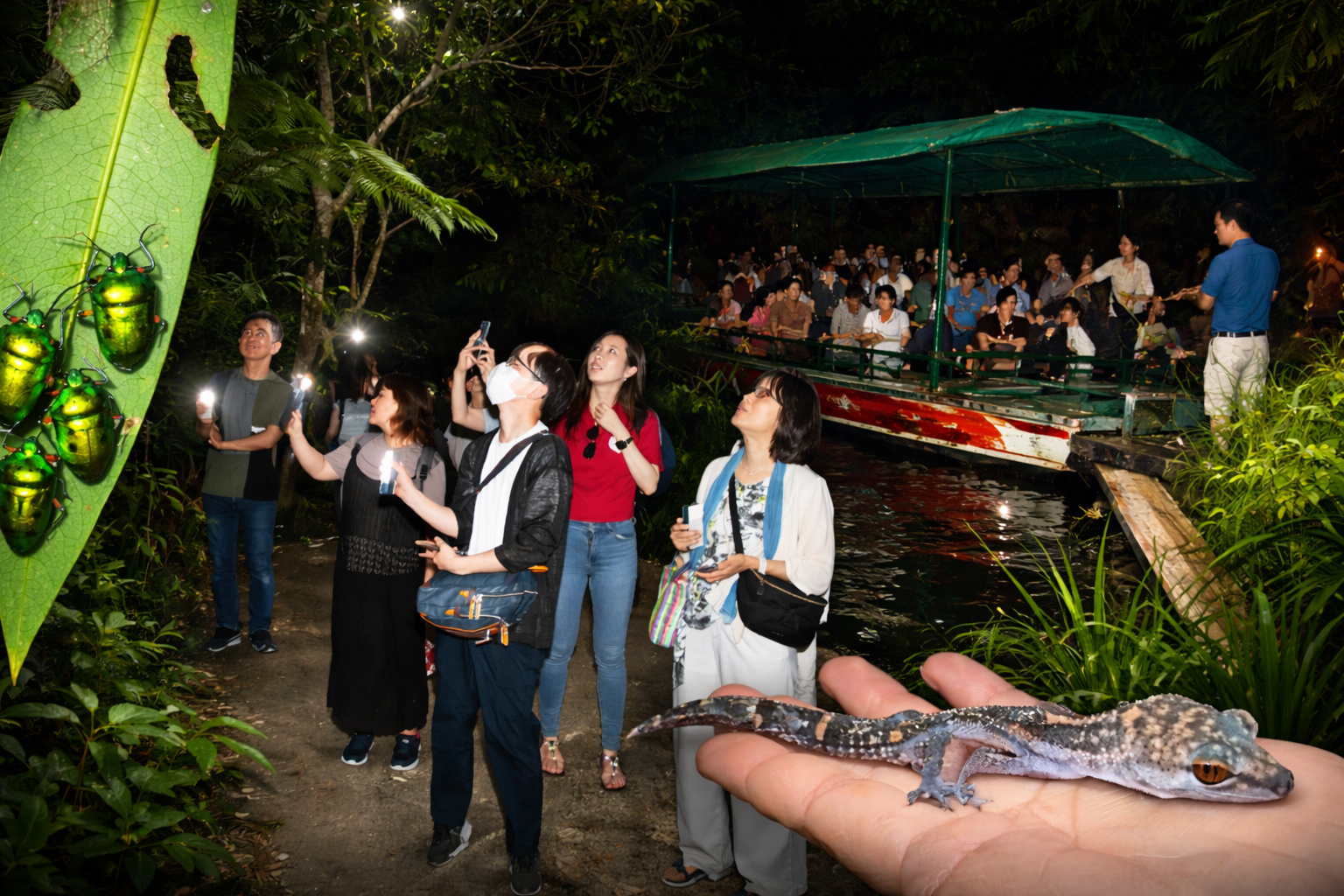 夜のビオスの丘の森と湖をめぐるナイトツアーのメインイメージ
