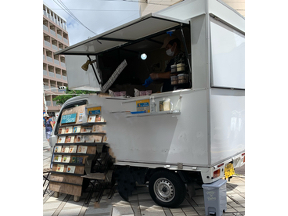 GUSSY CREPE キッチンカー